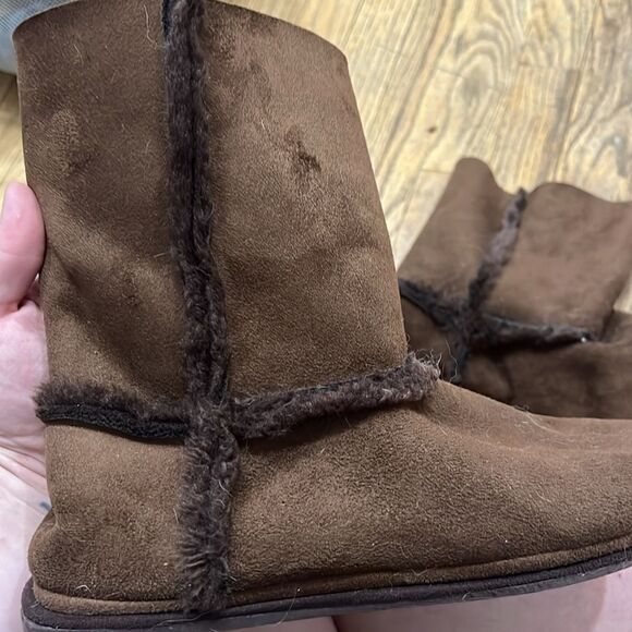 Brown slipper booties - Picture 2 of 5